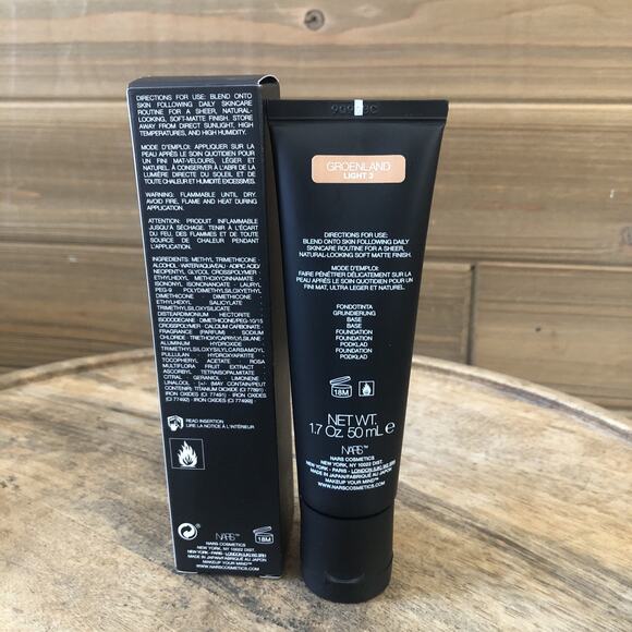Nars Velvet Matte Skin Tint SPF 30 GROENLAND Light 3 - Size 1.7 Oz. / 50mL - Picture 3 of 6